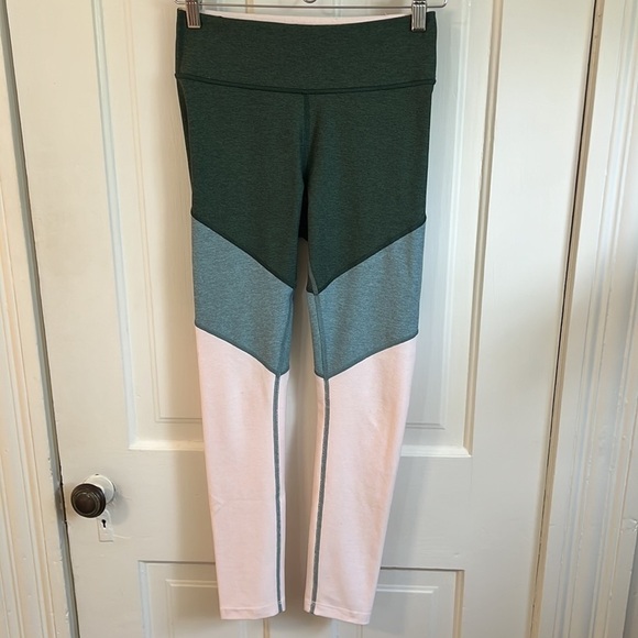 Outdoor Voices // 7/8 Tricolor Springs Colorblock Leggings - Picture 3 of 5